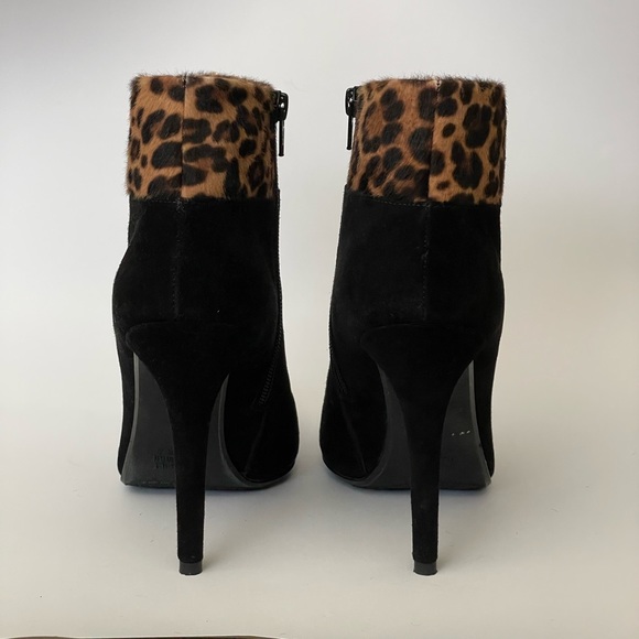 Stuart Weitzman heel booties, real animal skin cuff (dyed cheetah), suede lower - Picture 5 of 11